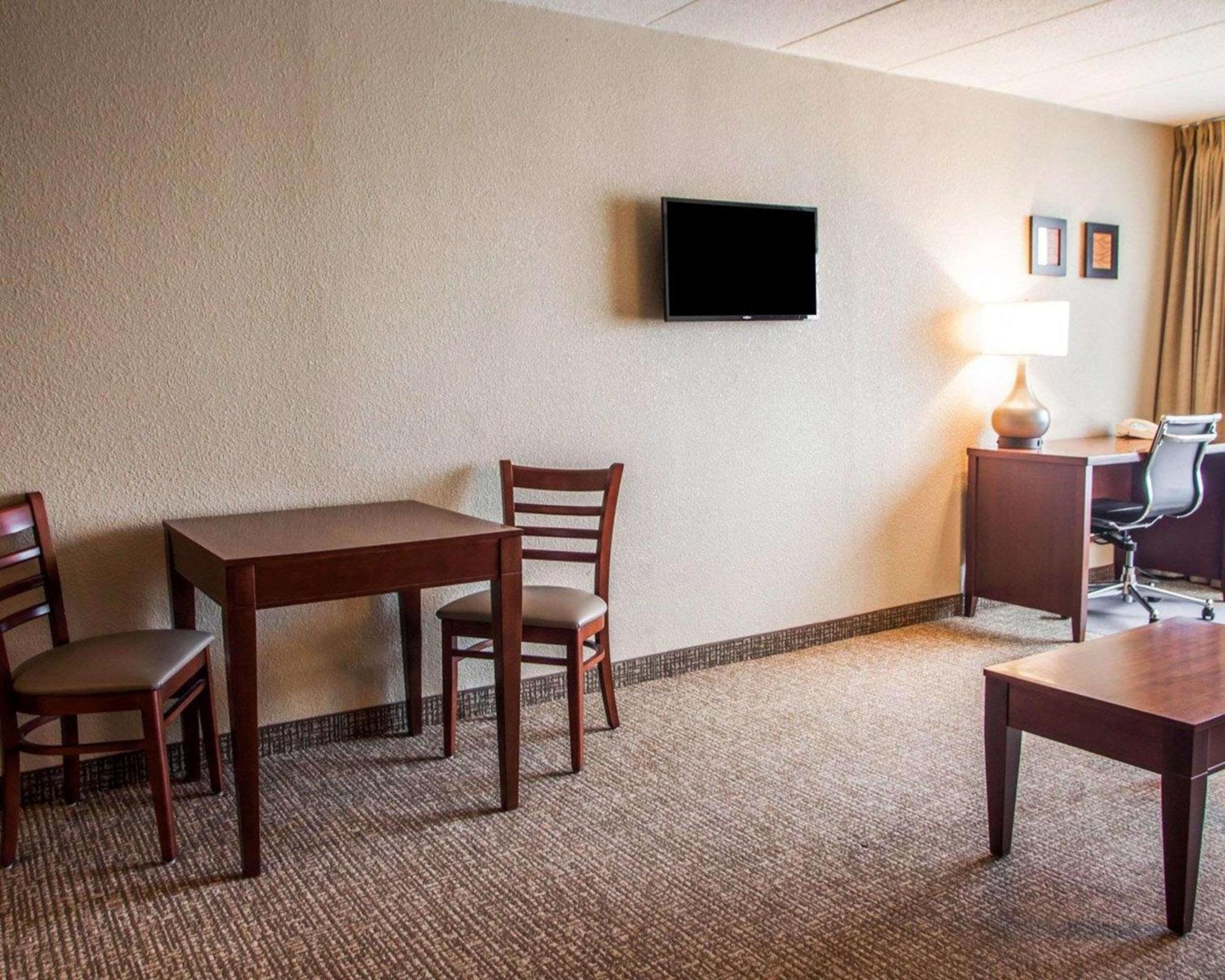 Quality Inn & Suites Orland Park - Chicago מראה חיצוני תמונה