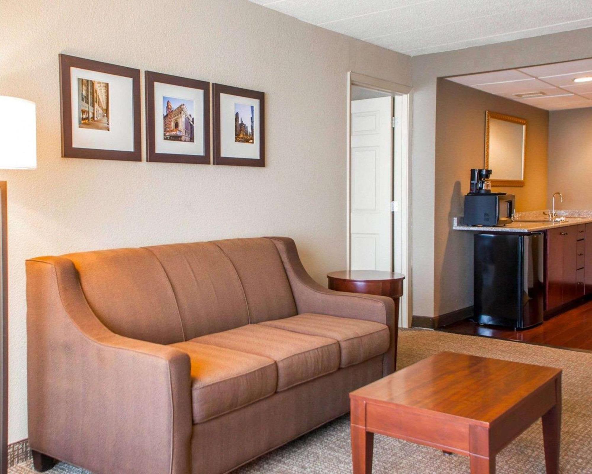 Quality Inn & Suites Orland Park - Chicago מראה חיצוני תמונה