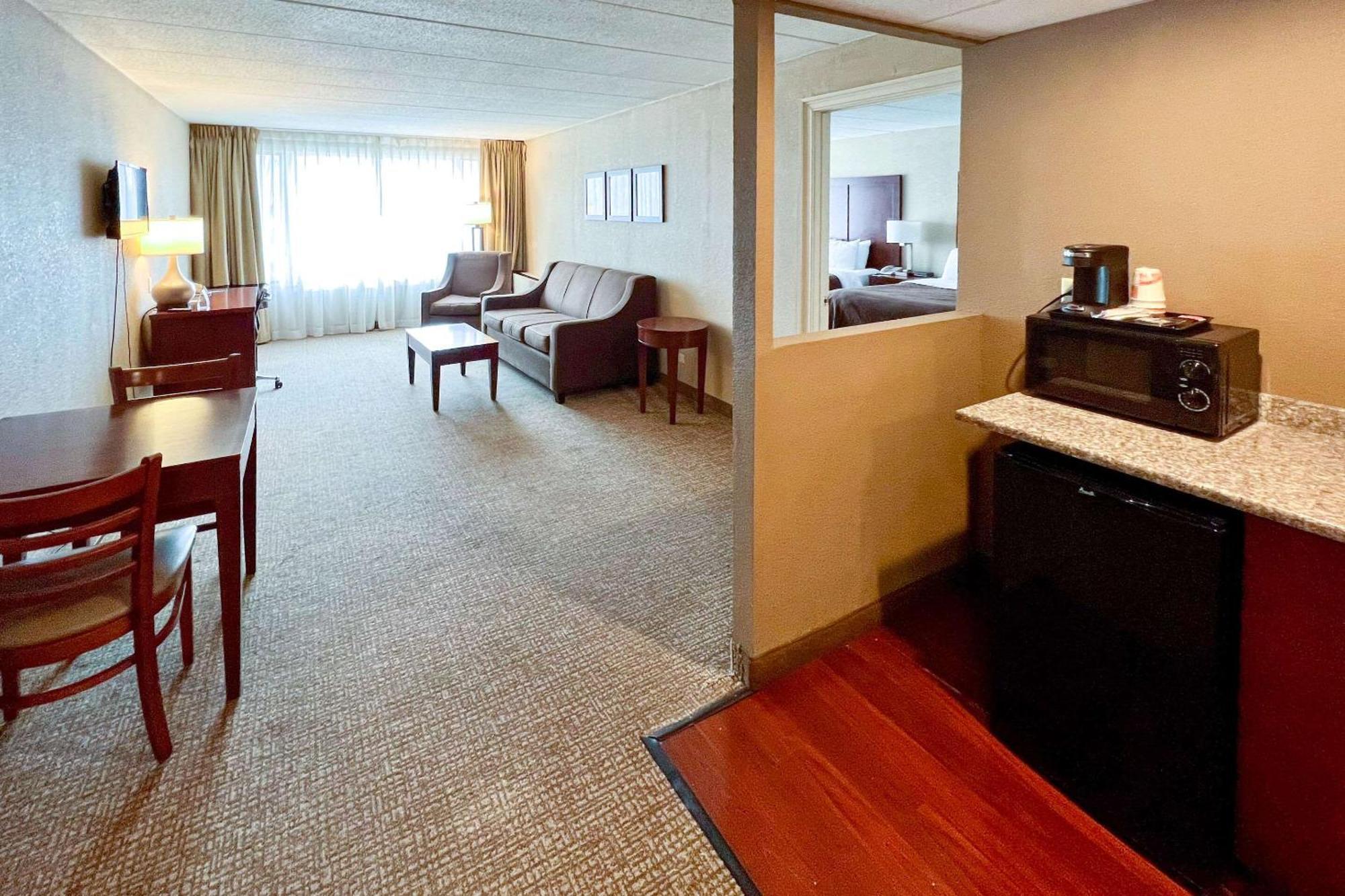 Quality Inn & Suites Orland Park - Chicago מראה חיצוני תמונה